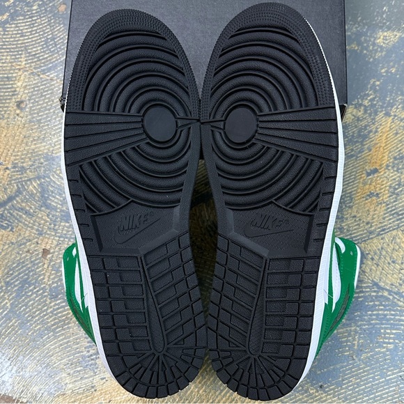 Nike Air Jordan 1 Mid Lucky Green DQ8426-301 10 Pine Toe Celtics - Picture 7 of 10